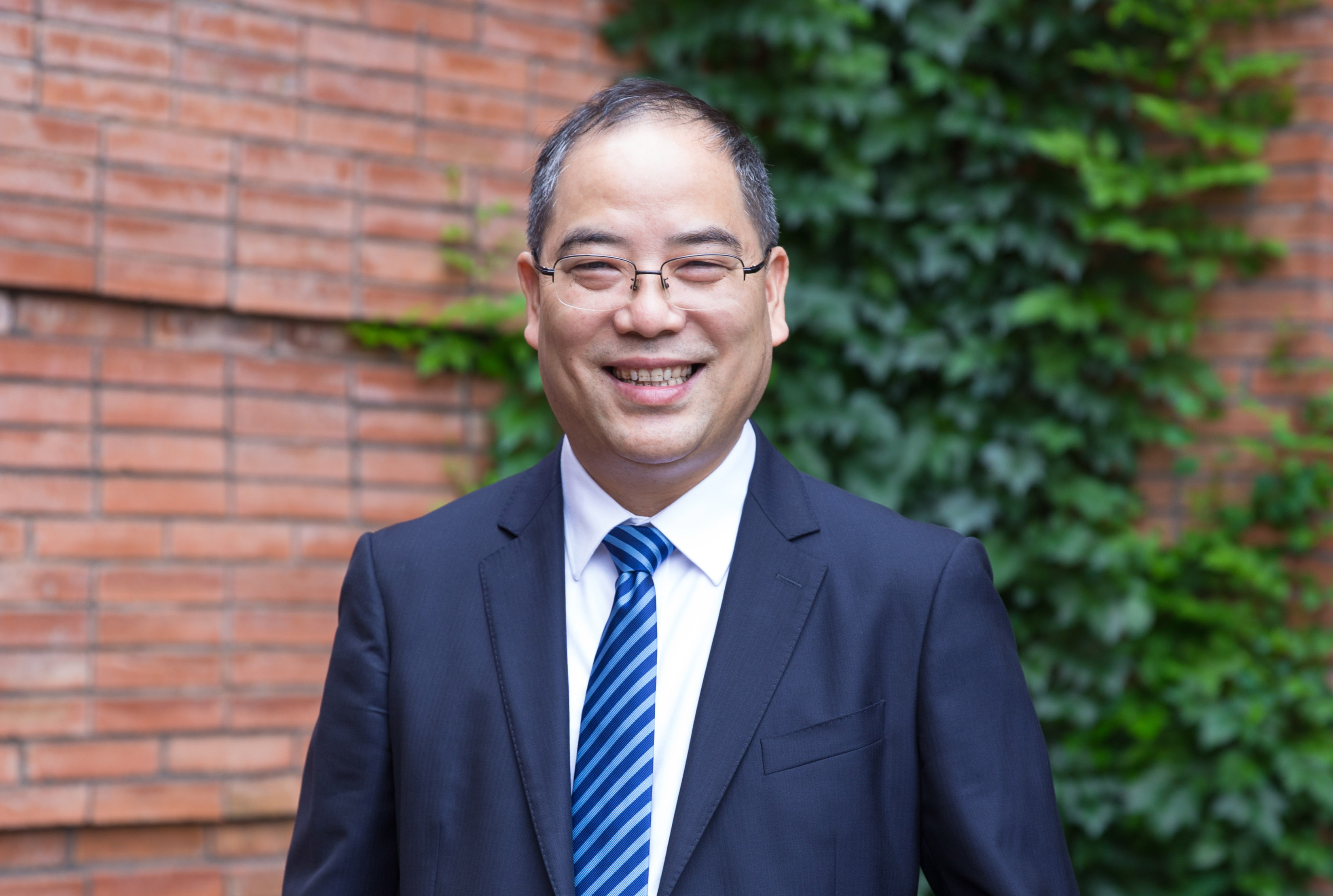 浙江工商大學(xué)黨委書記、教授 郁建興